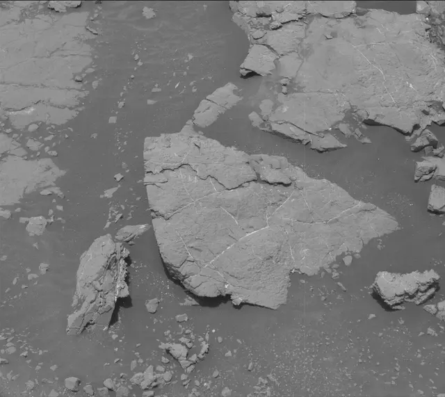 Sol 2788: Mast Camera (Mastcam)