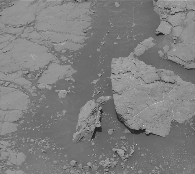Sol 2788: Mast Camera (Mastcam)