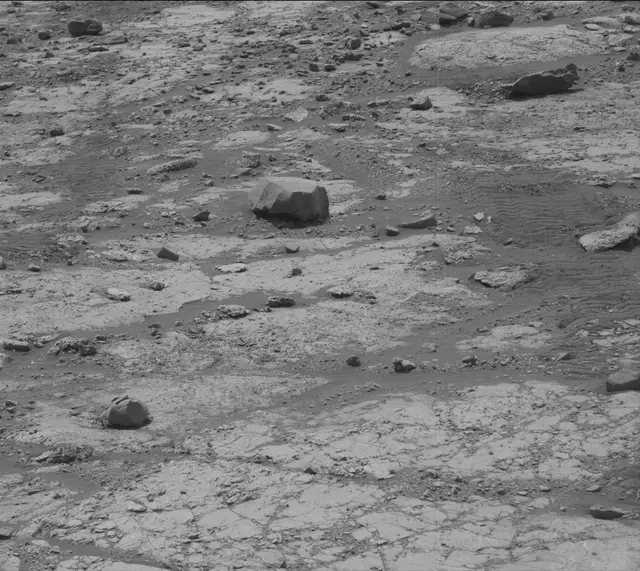 Sol 2789: Mast Camera (Mastcam)