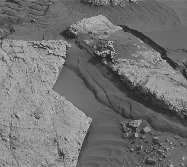 Sol 2790: Mast Camera (Mastcam)