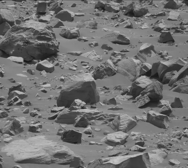Sol 2790: Mast Camera (Mastcam)
