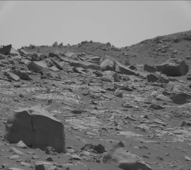 Sol 2790: Mast Camera (Mastcam)
