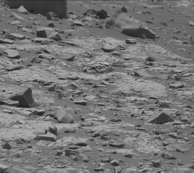 Sol 2790: Mast Camera (Mastcam)