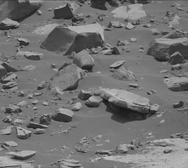 Sol 2790: Mast Camera (Mastcam)