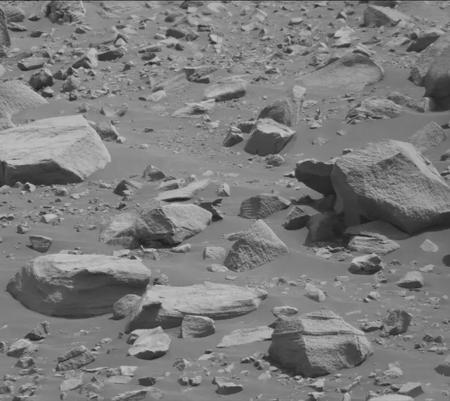 Sol 2790: Mast Camera (Mastcam)