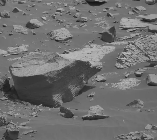 Sol 2790: Mast Camera (Mastcam)