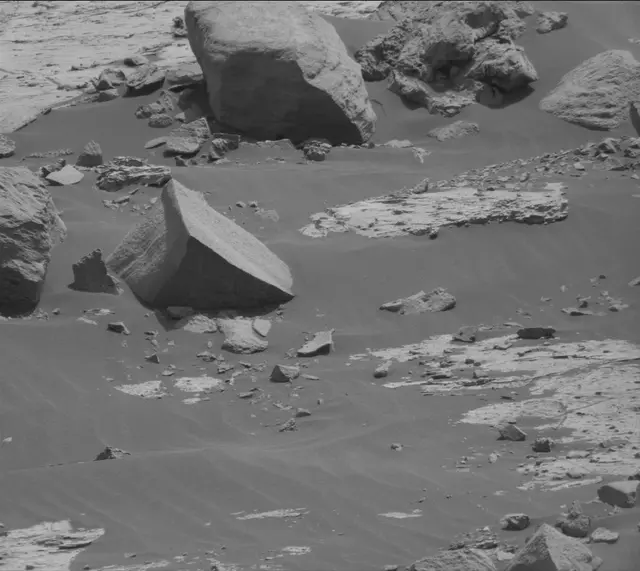Sol 2790: Mast Camera (Mastcam)