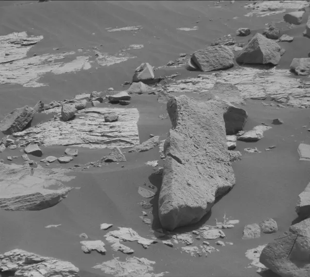 Sol 2790: Mast Camera (Mastcam)
