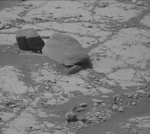 Sol 2790: Mast Camera (Mastcam)
