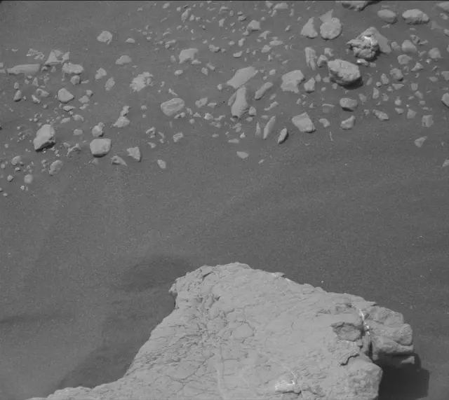 Sol 2793: Mast Camera (Mastcam)
