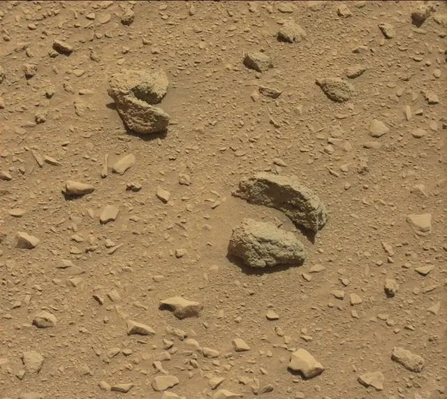 Sol 474: Mast Camera (Mastcam)