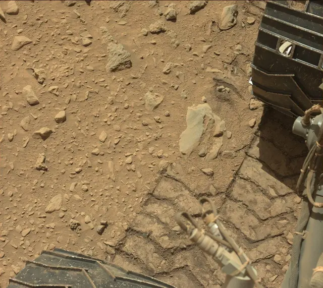 Sol 474: Mast Camera (Mastcam)