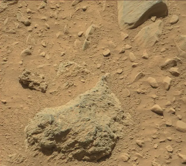 Sol 474: Mast Camera (Mastcam)