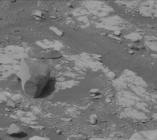 Sol 2789: Mast Camera (Mastcam)