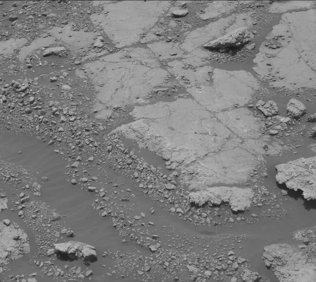 Sol 2795: Mast Camera (Mastcam)
