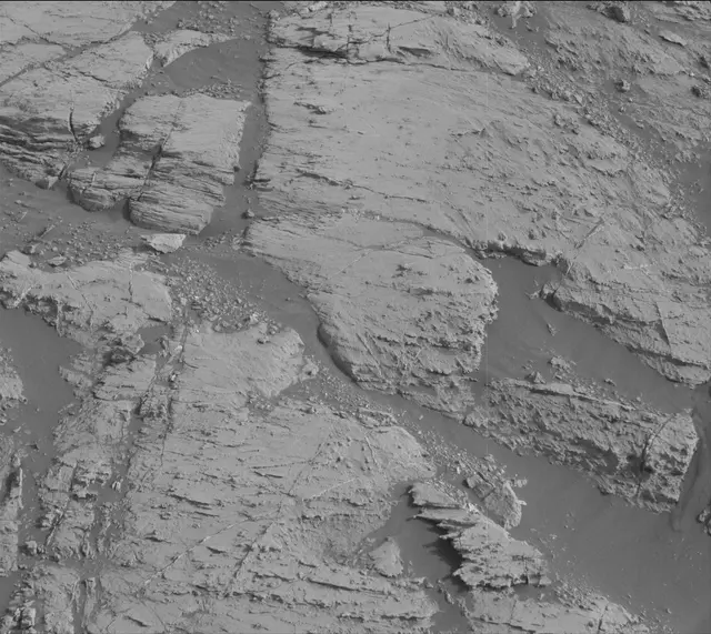 Sol 2797: Mast Camera (Mastcam)