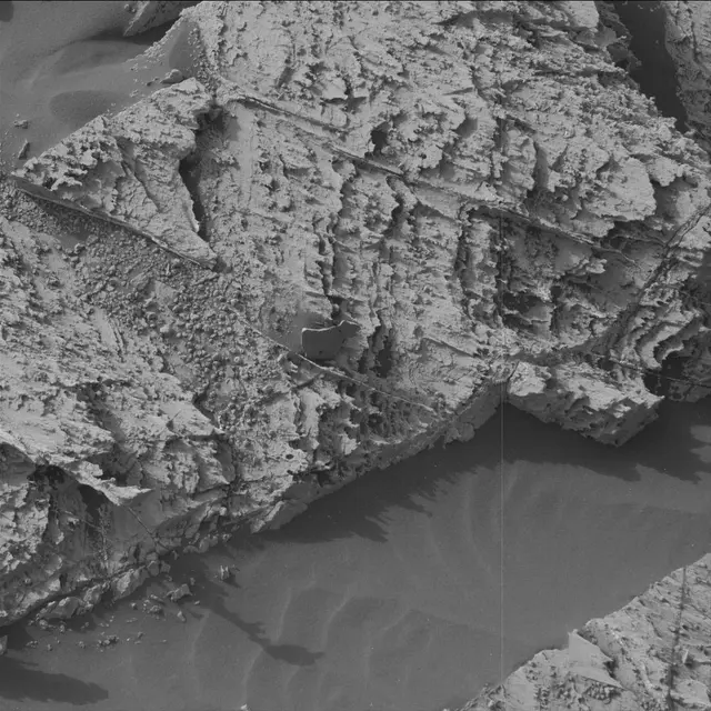 Sol 2797: Mast Camera (Mastcam)