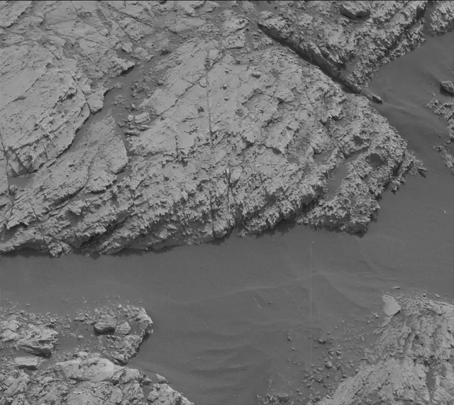 Sol 2797: Mast Camera (Mastcam)