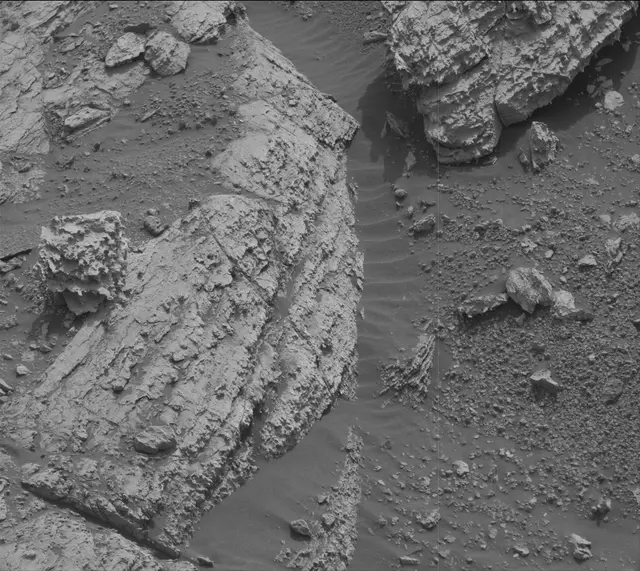 Sol 2797: Mast Camera (Mastcam)