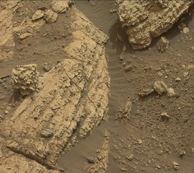 Sol 2797: Mast Camera (Mastcam)