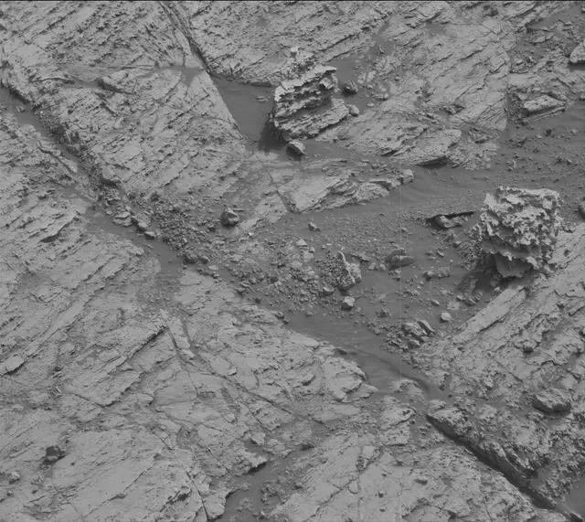 Sol 2797: Mast Camera (Mastcam)