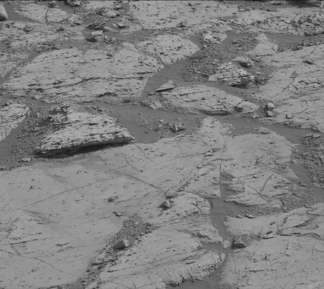 Sol 2797: Mast Camera (Mastcam)