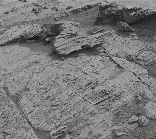 Sol 2797: Mast Camera (Mastcam)