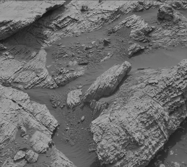 Sol 2797: Mast Camera (Mastcam)