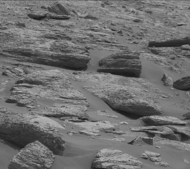 Sol 2797: Mast Camera (Mastcam)