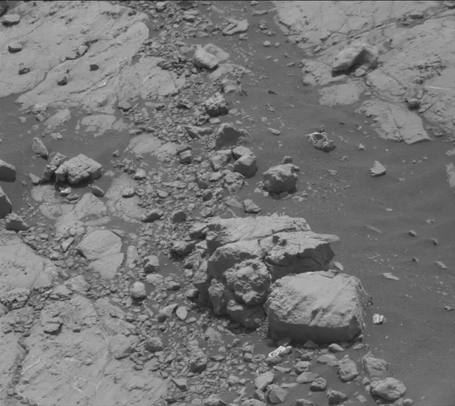 Sol 2797: Mast Camera (Mastcam)