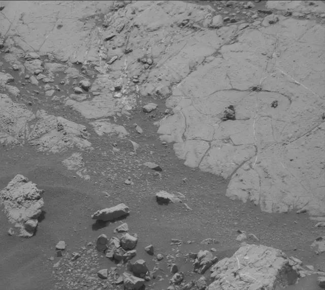 Sol 2797: Mast Camera (Mastcam)