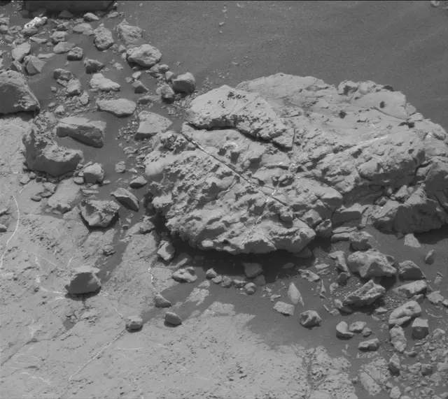 Sol 2797: Mast Camera (Mastcam)