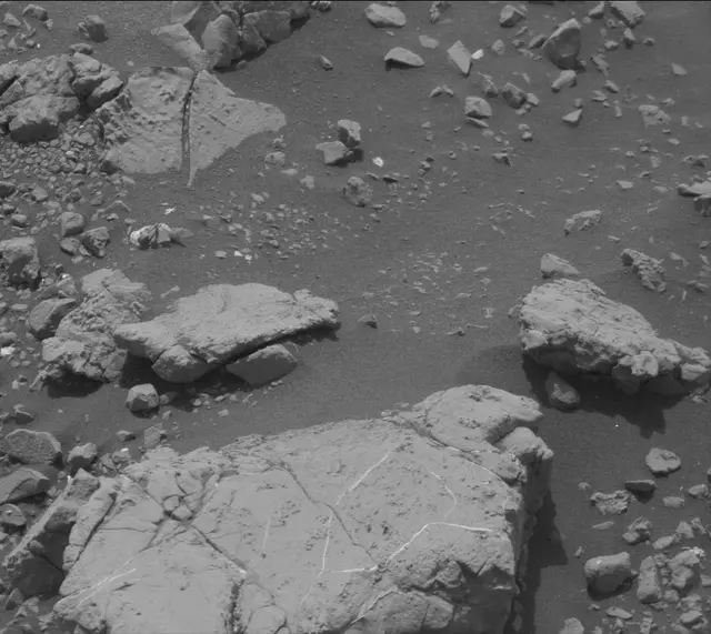 Sol 2797: Mast Camera (Mastcam)