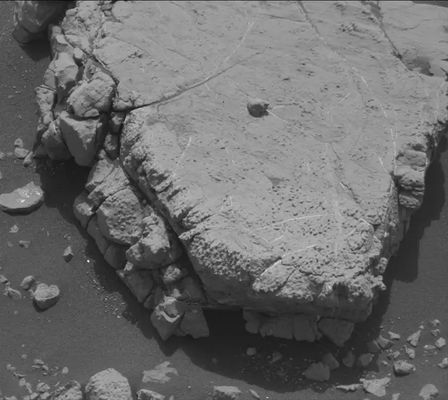 Sol 2797: Mast Camera (Mastcam)
