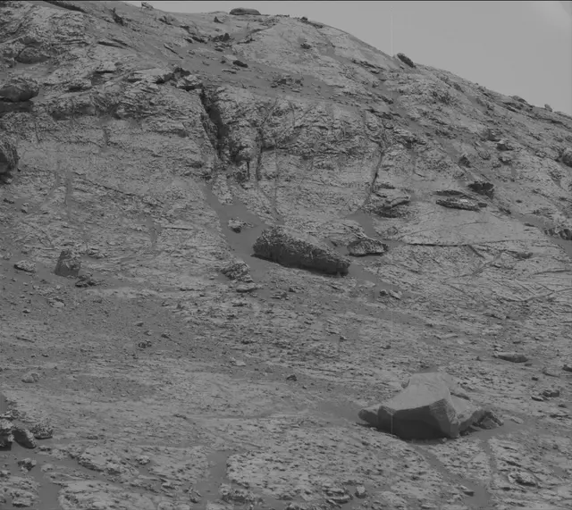 Sol 2799: Mast Camera (Mastcam)