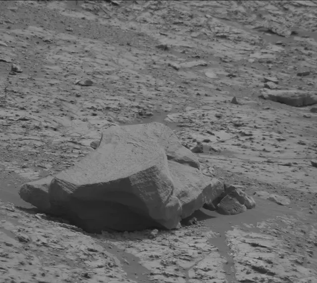 Sol 2799: Mast Camera (Mastcam)