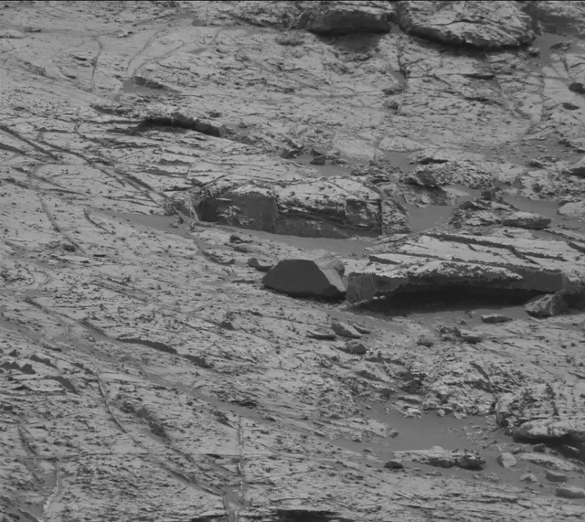 Sol 2799: Mast Camera (Mastcam)