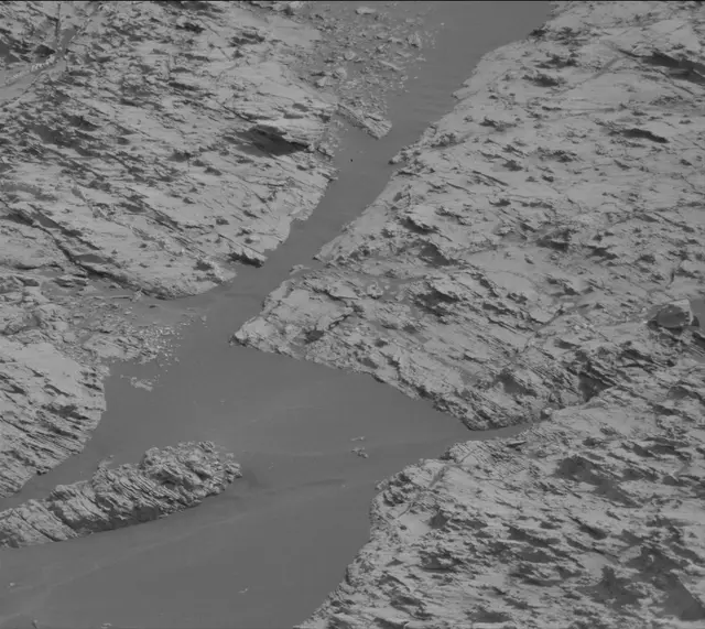 Sol 2799: Mast Camera (Mastcam)