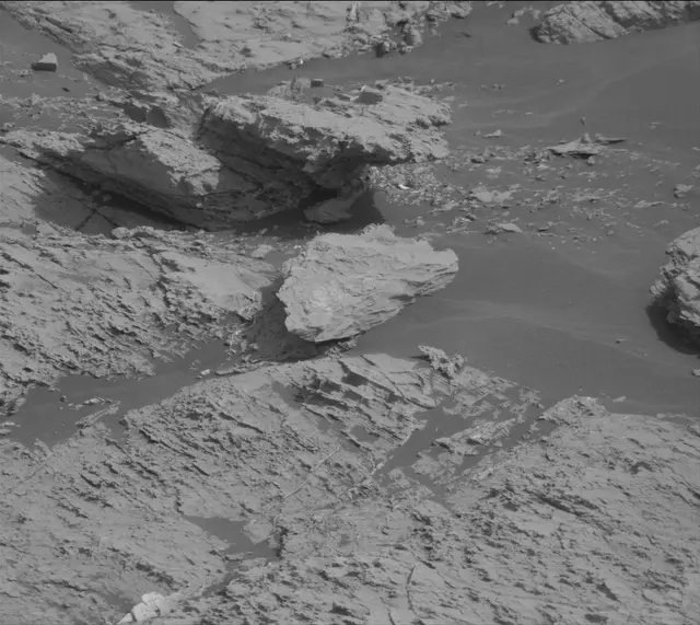 Sol 2799: Mast Camera (Mastcam)