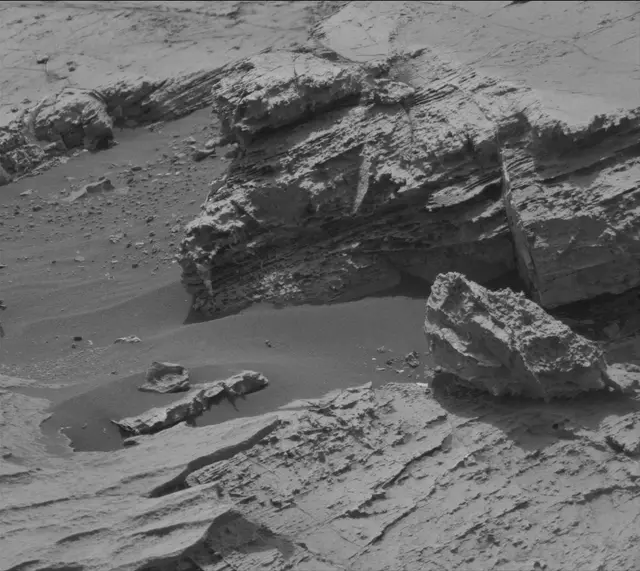 Sol 2799: Mast Camera (Mastcam)