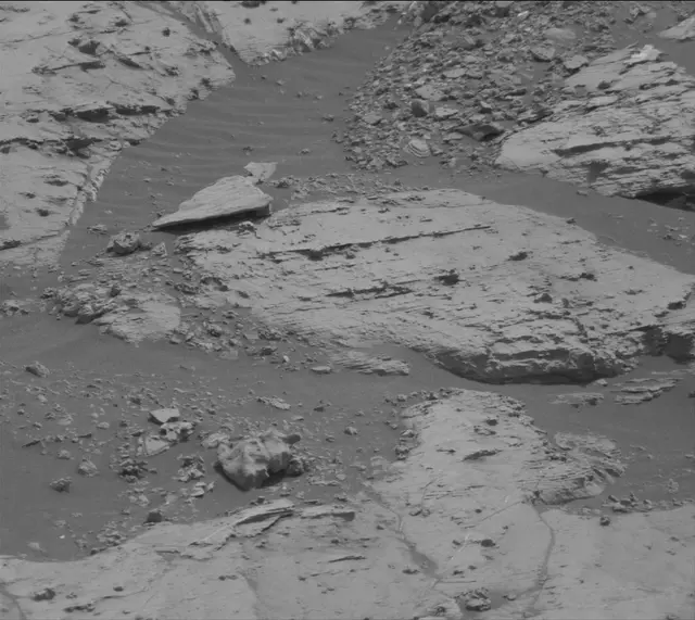 Sol 2799: Mast Camera (Mastcam)