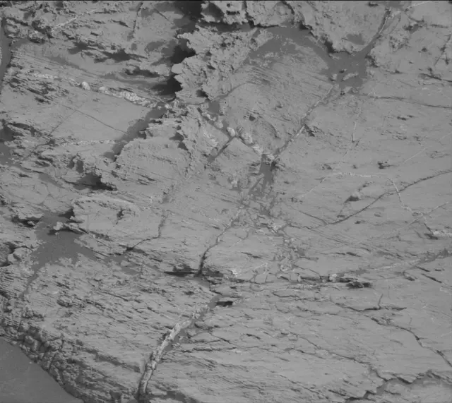 Sol 2799: Mast Camera (Mastcam)