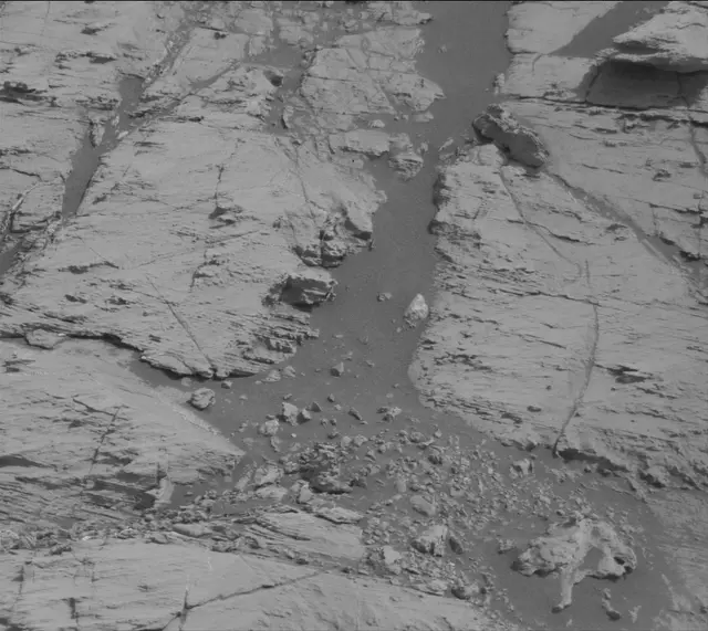 Sol 2799: Mast Camera (Mastcam)