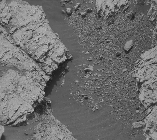 Sol 2799: Mast Camera (Mastcam)