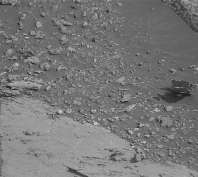 Sol 2799: Mast Camera (Mastcam)