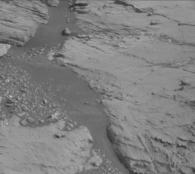 Sol 2799: Mast Camera (Mastcam)