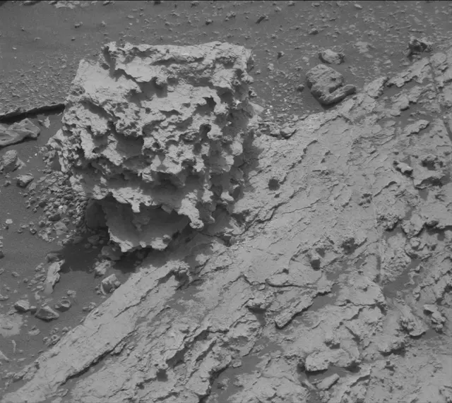 Sol 2799: Mast Camera (Mastcam)