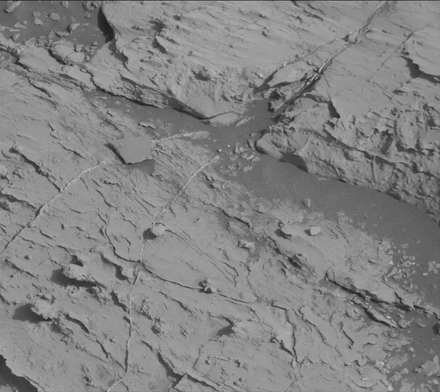 Sol 2799: Mast Camera (Mastcam)