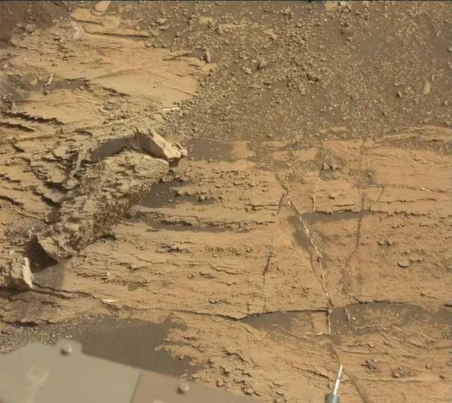 Sol 2800: Mast Camera (Mastcam)