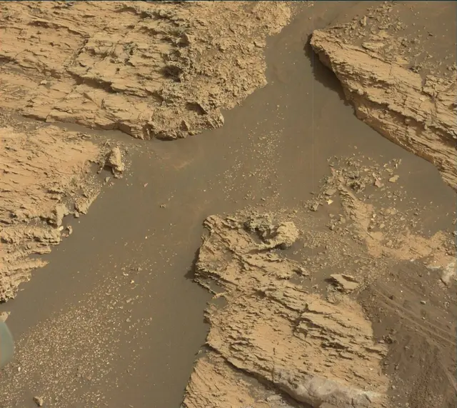 Sol 2800: Mast Camera (Mastcam)